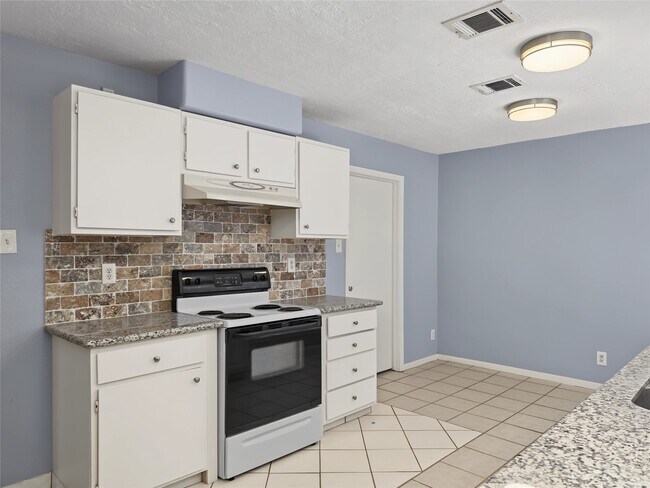 Building Photo - 123 Asheboro Dr