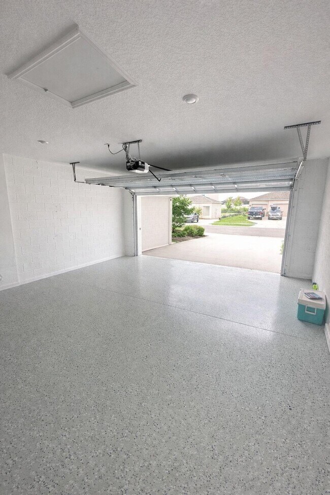 Building Photo - 2099 Babbling Brk Blvd