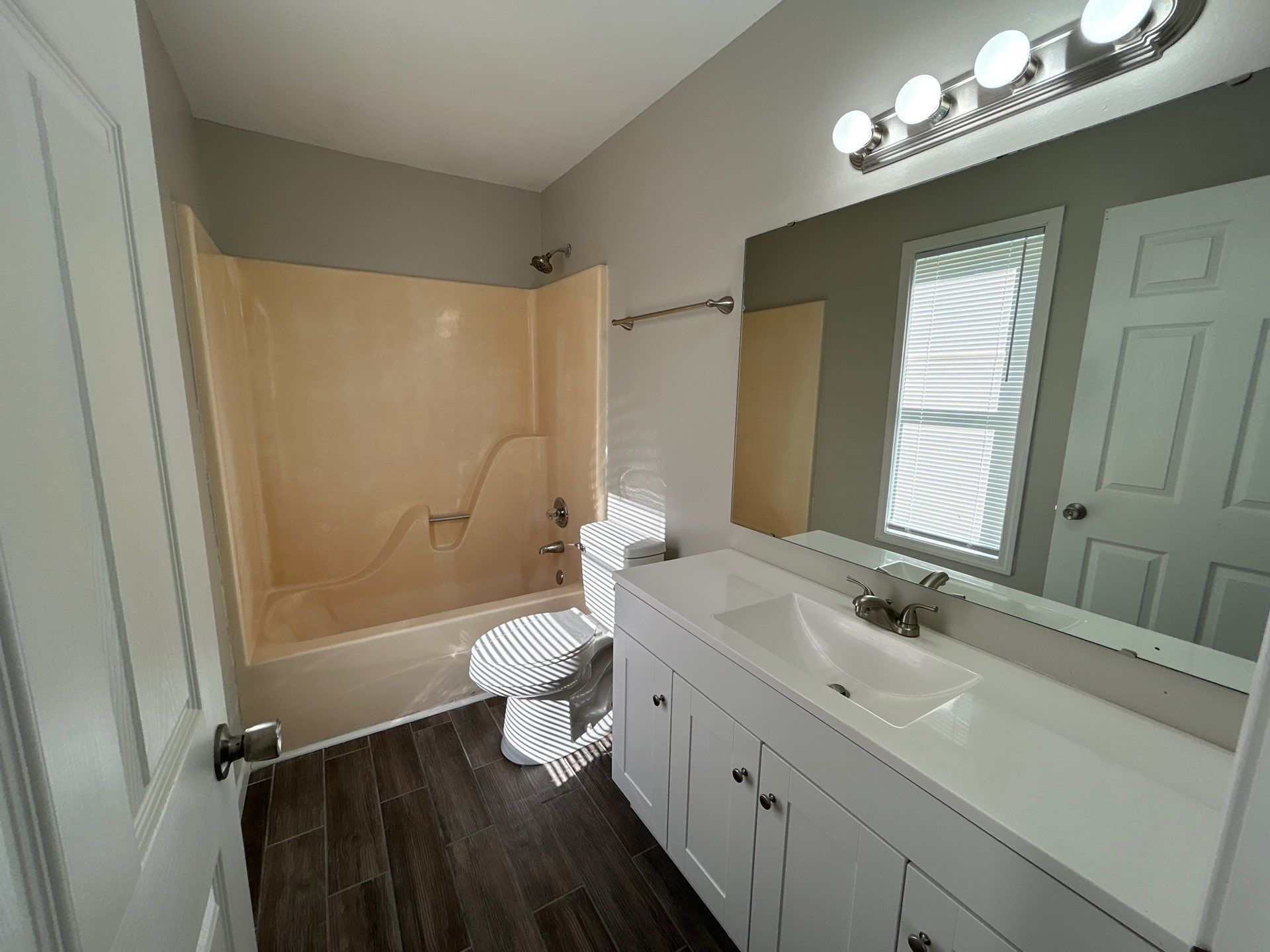 Building Photo - 40 Fairway Cv