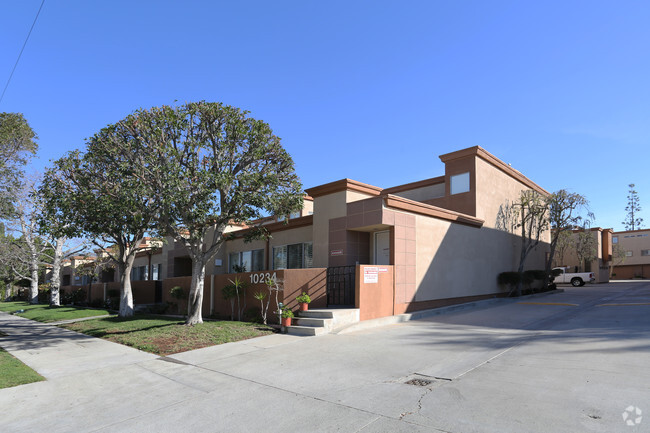 Primary Photo - Eton Gardens Apartments