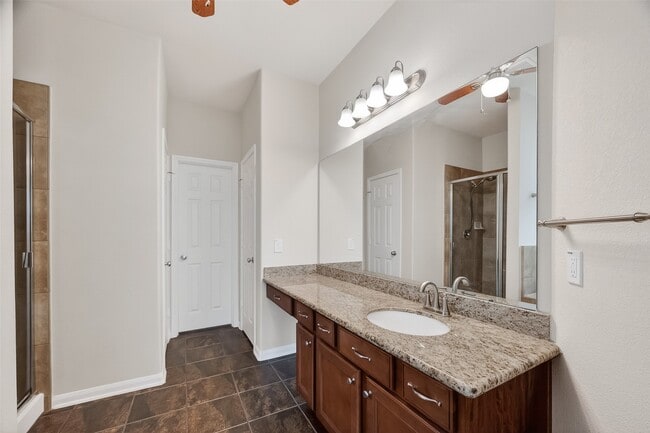 Building Photo - 4205 Graceland Dr