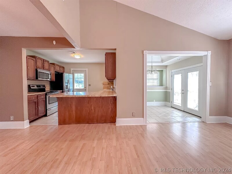 Building Photo - 2906 W 63rd St S
