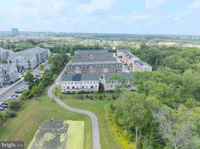 Building Photo - 8032 Spring Arbor Dr