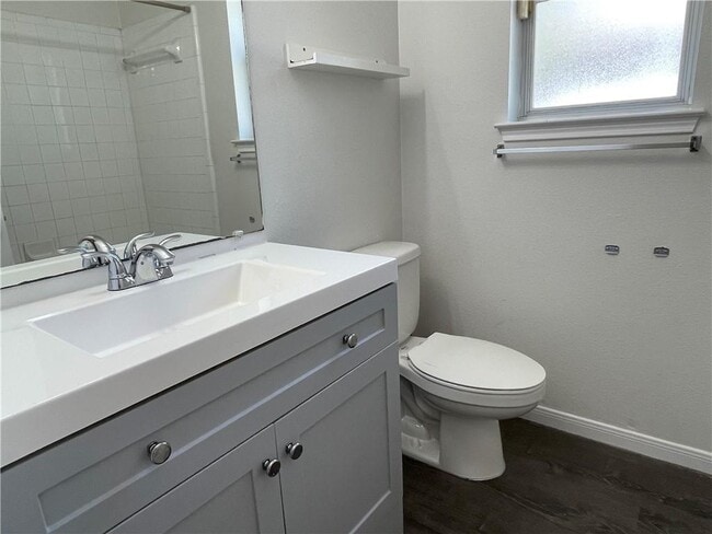 Building Photo - 2305 Darnell Dr