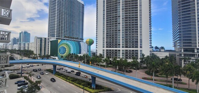 Building Photo - 1825 S Ocean Dr