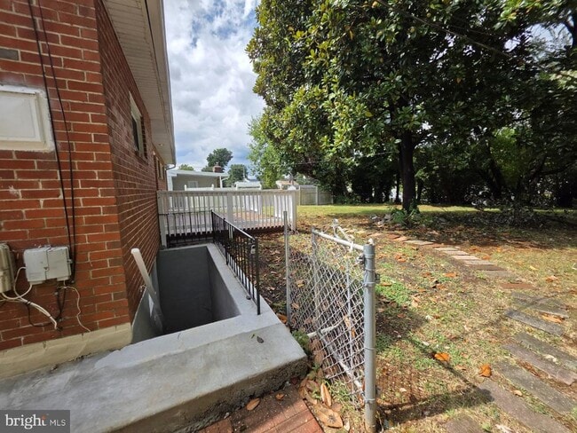 Building Photo - 1030 Collwood Rd
