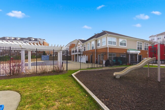 Building Photo - Lovely 3 BR/2.5 BA Townhome in Camp Springs!