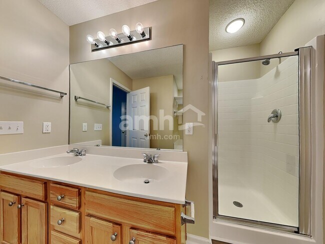 Building Photo - 244 Tigers Paw Dr