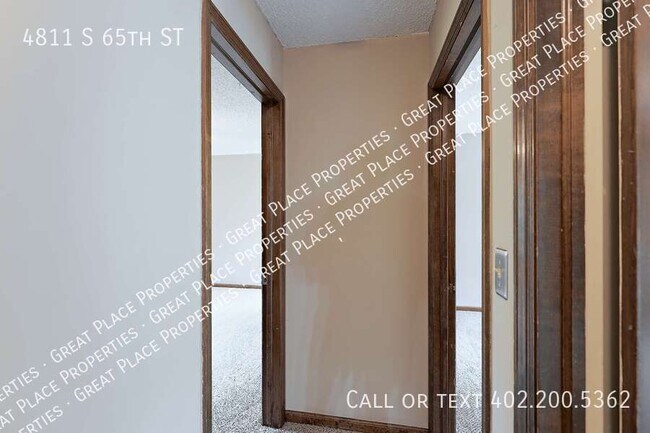 Building Photo - 4811 S 65th St