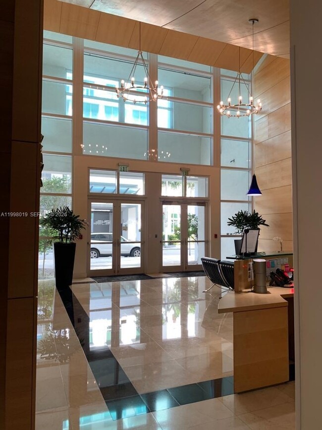 Building Photo - 350 NE 24th St