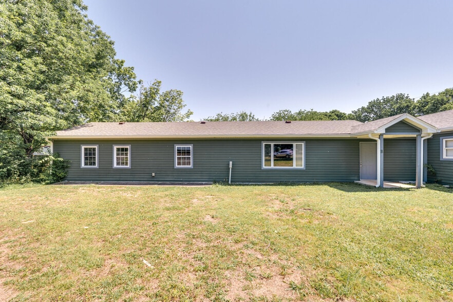 Building Photo - 279 Stones River Rd