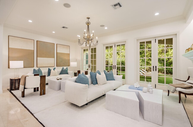 Building Photo - 233 El Pueblo Way