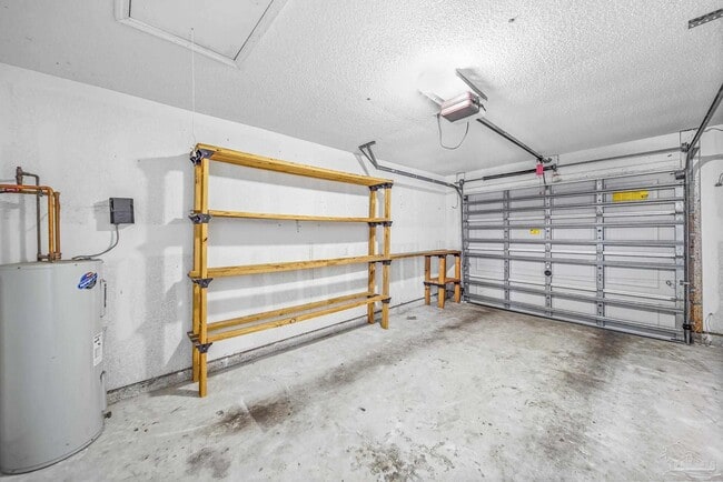 Building Photo - 5899 Gillum Rd