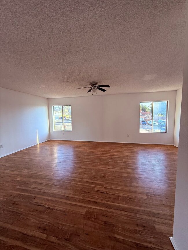 Building Photo - Long term Condo