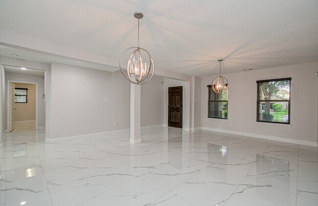 Building Photo - 16430 Williamstown Dr