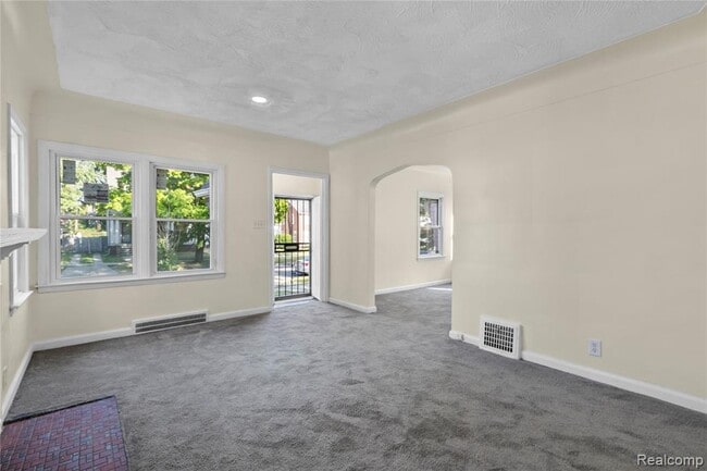 Building Photo - 13575 Rutherford St