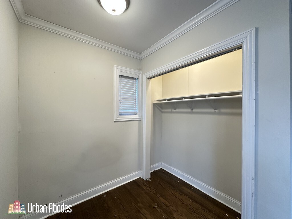 Building Photo - 2133 N Dayton St