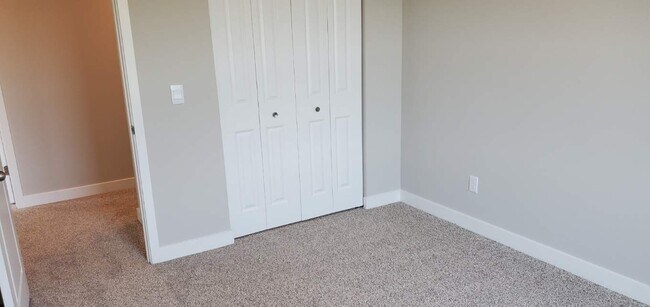 Building Photo - 5193 Mustang Dr