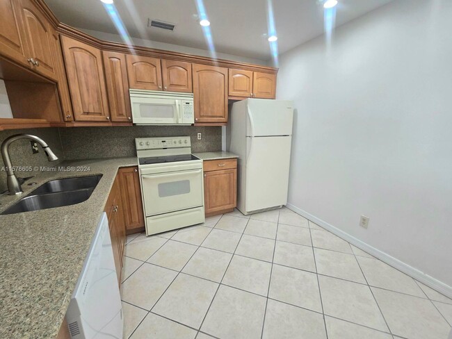 Building Photo - 11588 SW 112th Ave