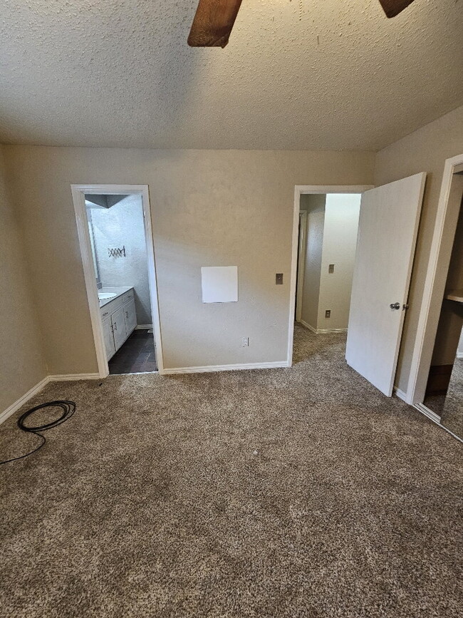 Building Photo - "Charming 2-Bed Oasis with Cozy Fireplace ...