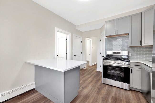 Building Photo - 16 O St