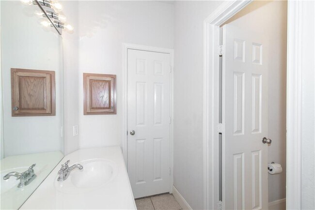 Building Photo - 2611 Salerno Pl