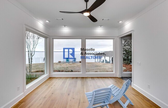 Building Photo - 1418 Windrose Dr