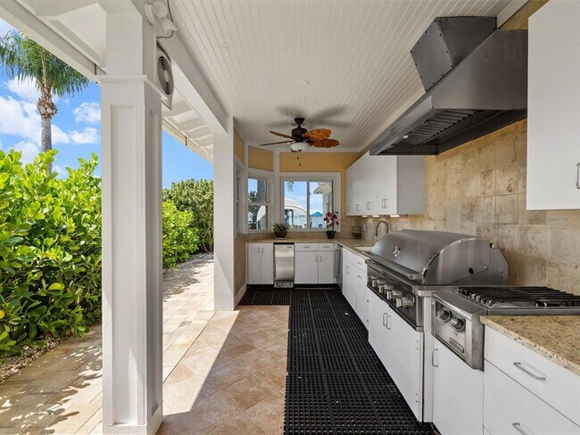 Building Photo - 1828 Venetian Point Dr