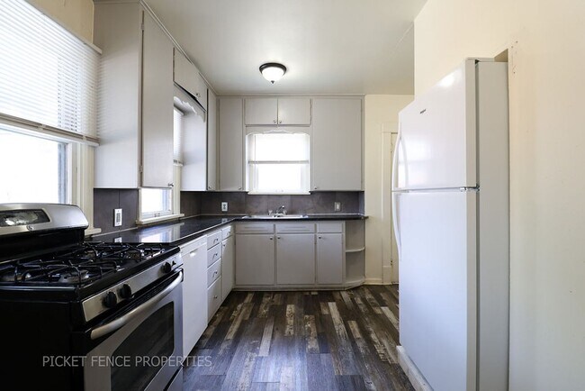 Building Photo - MOVE IN SPECIAL $500 OFF FIRST MONTHS RENT...