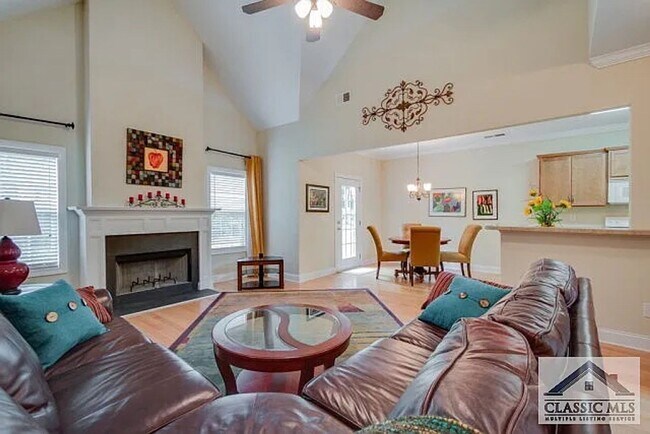 Building Photo - 1190 Brookshire Dr