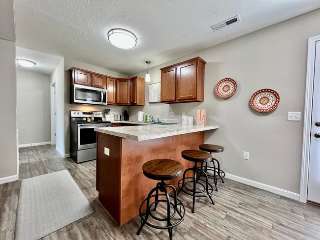 Building Photo - Brand New Home Walking distance to Spooky ...