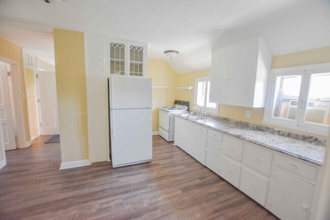 Building Photo - Grand Forks 4-Plex