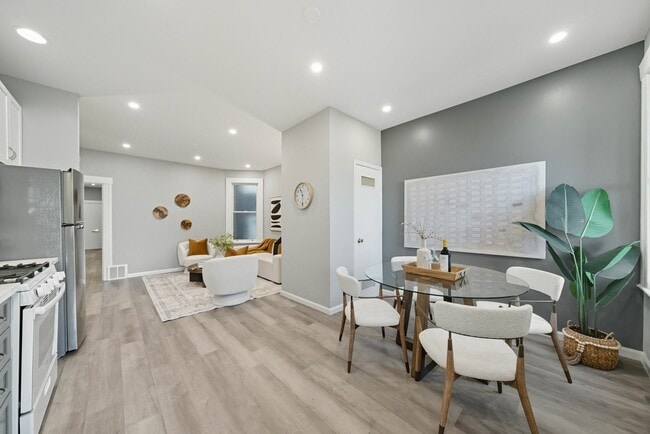 Building Photo - 438 30th St