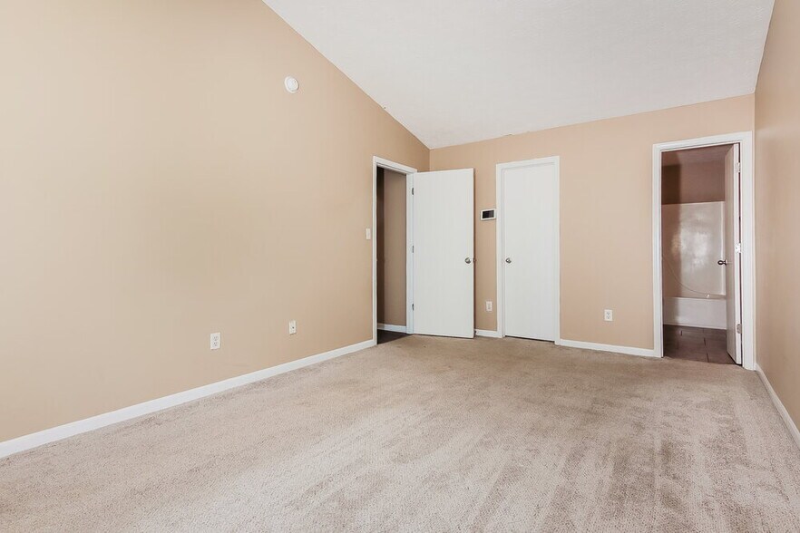 Building Photo - 2628 Lullwater Ln