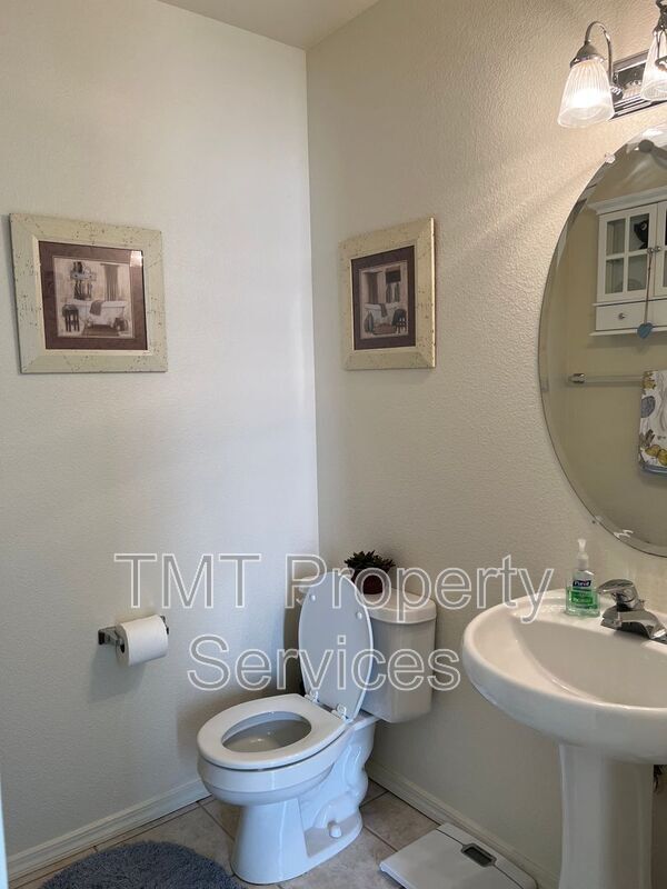 Building Photo - 6213 Kestrel Ln