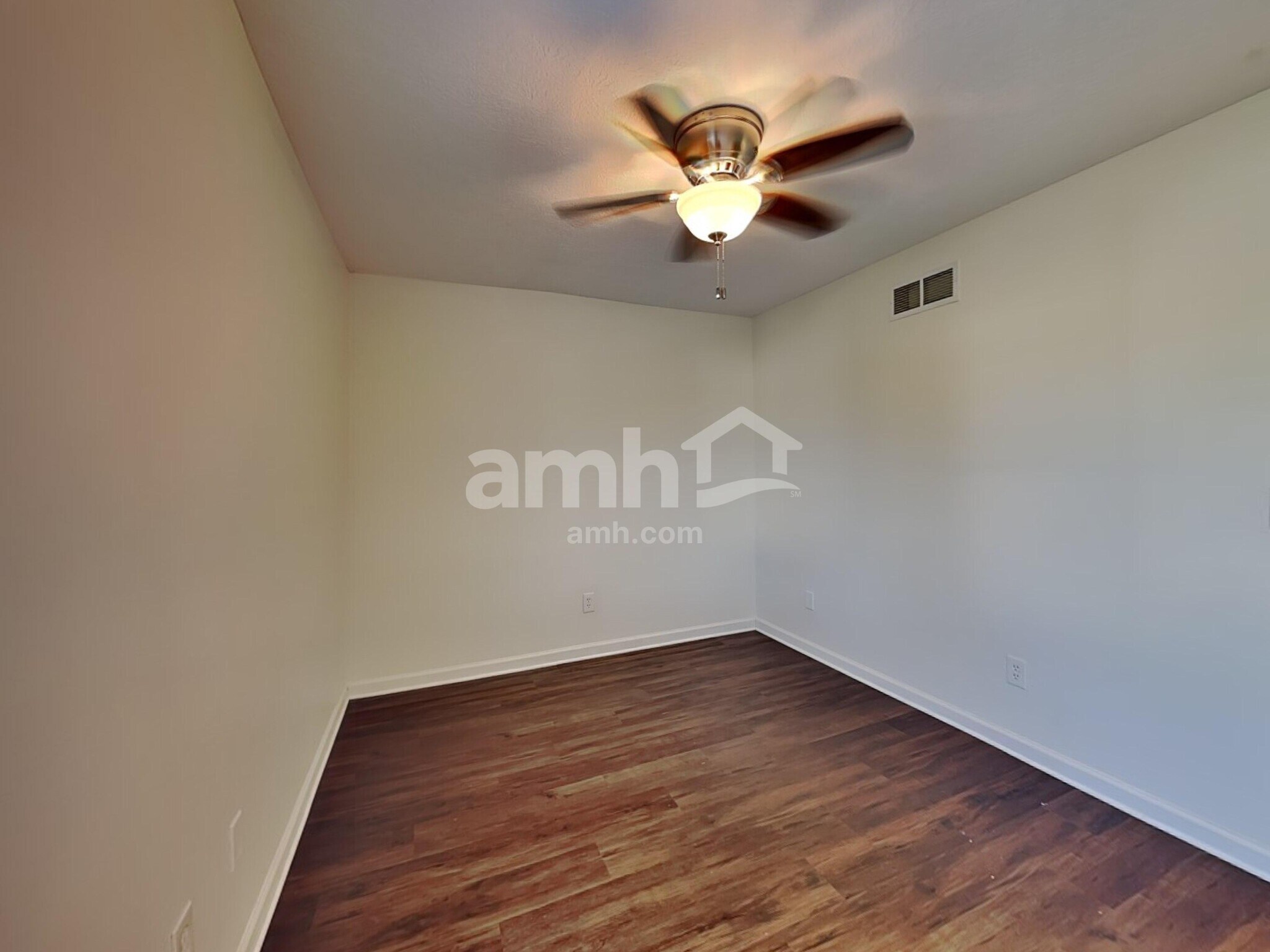 Building Photo - 2021 Belmont Dr
