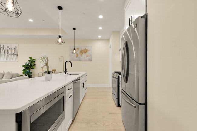 Building Photo - 822 Kennedy St NW