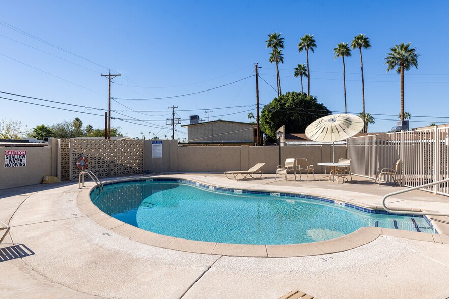 Building Photo - 3737 E Turney Ave