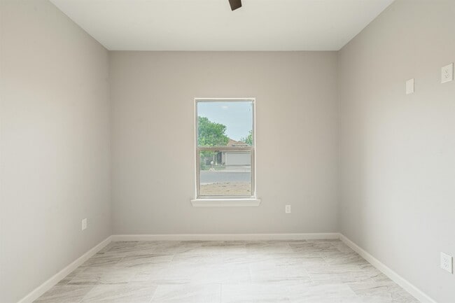 Building Photo - 203 Javier Dr