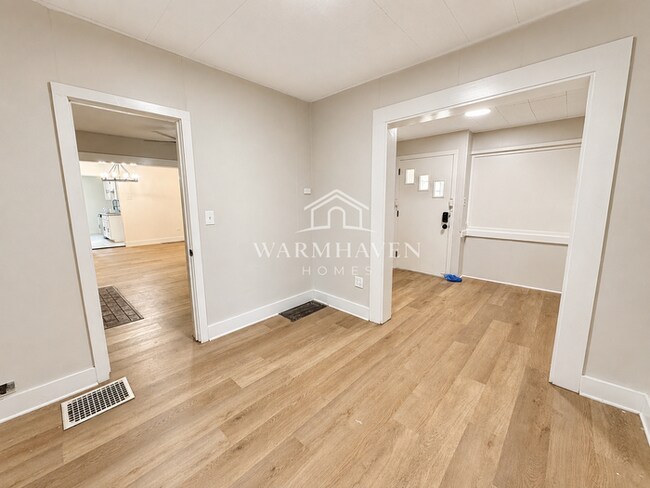Building Photo - 1263 W Waterloo Rd