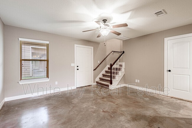 Building Photo - Avenue Townhomes