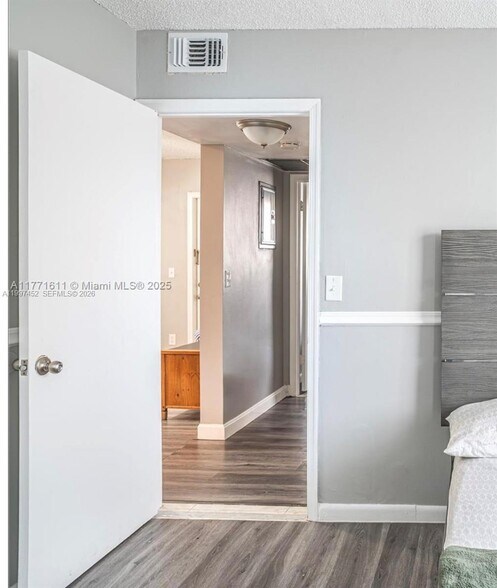 Building Photo - 6545 W 27th Ct