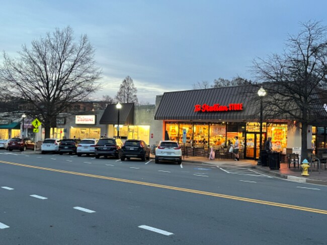 Building Photo - 1520 N Lancaster St