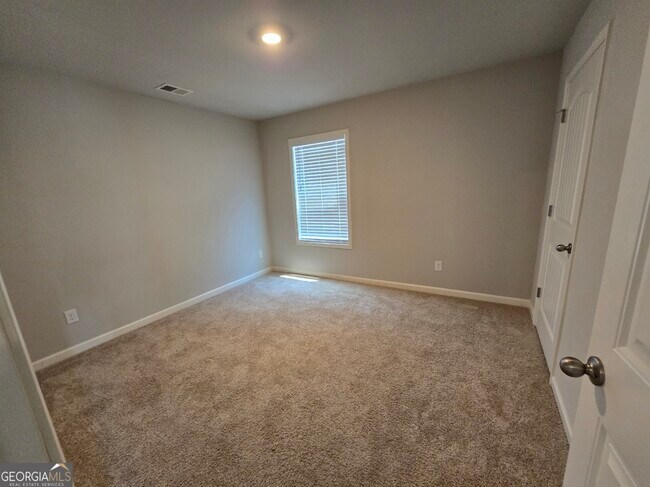 Building Photo - 121 Valimar Dr