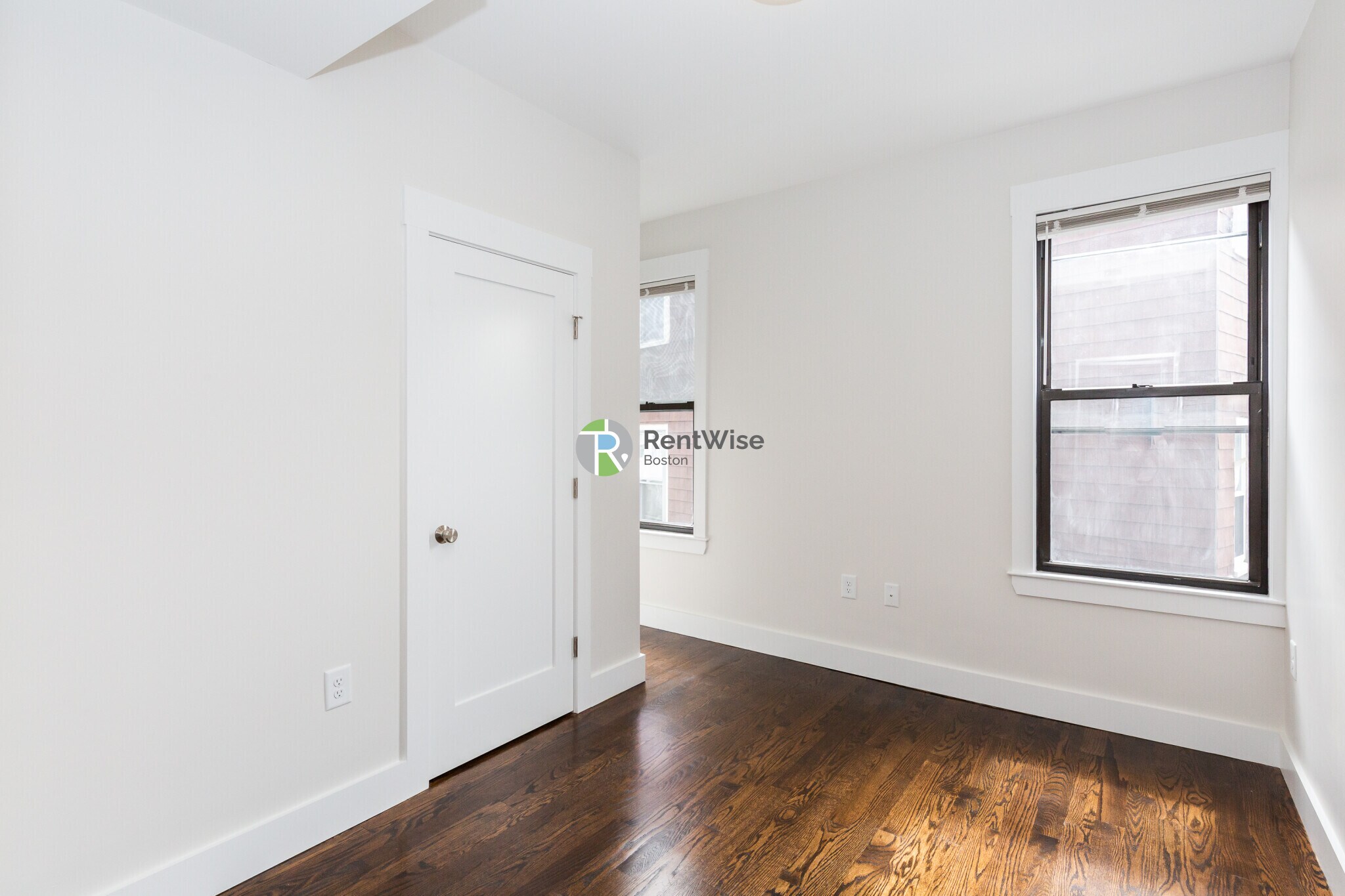 Building Photo - 24 Clary St