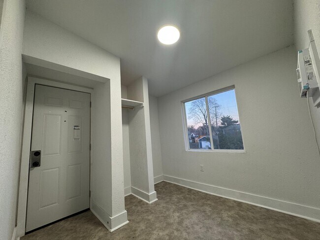 Building Photo - 542 N Scott St