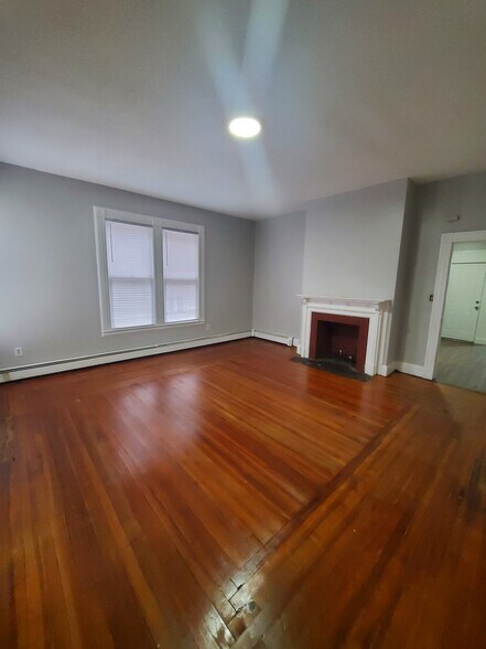 Building Photo - 314 Howard Ave