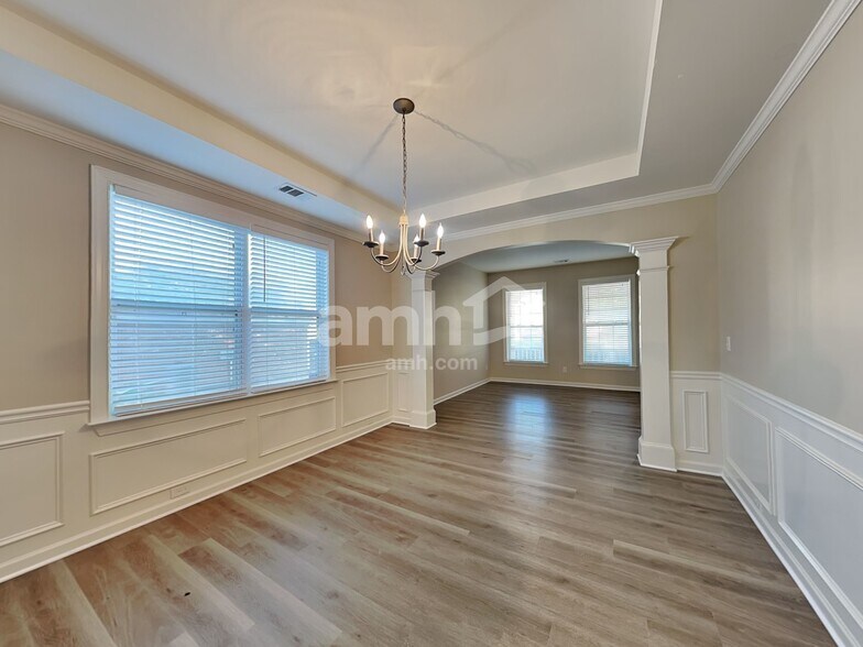 Building Photo - 1205 Ethans Way