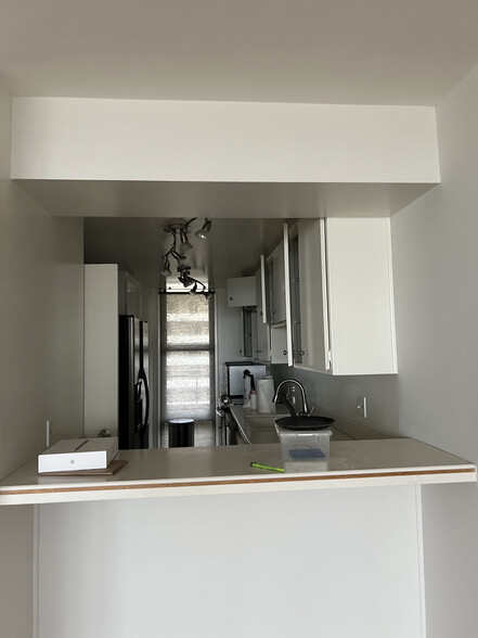 Building Photo - 4337 Marina City Dr