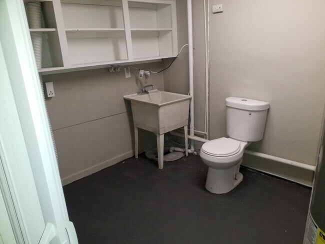 Building Photo - AVAILABLE NOW! Liberty Home 3 Bed 2 Bath 2...